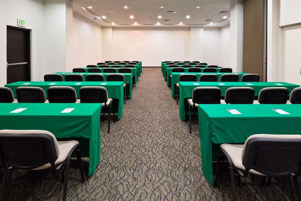Holiday Inn Express Guadalajara Iteso By Ihg Zapopan Kemudahan gambar