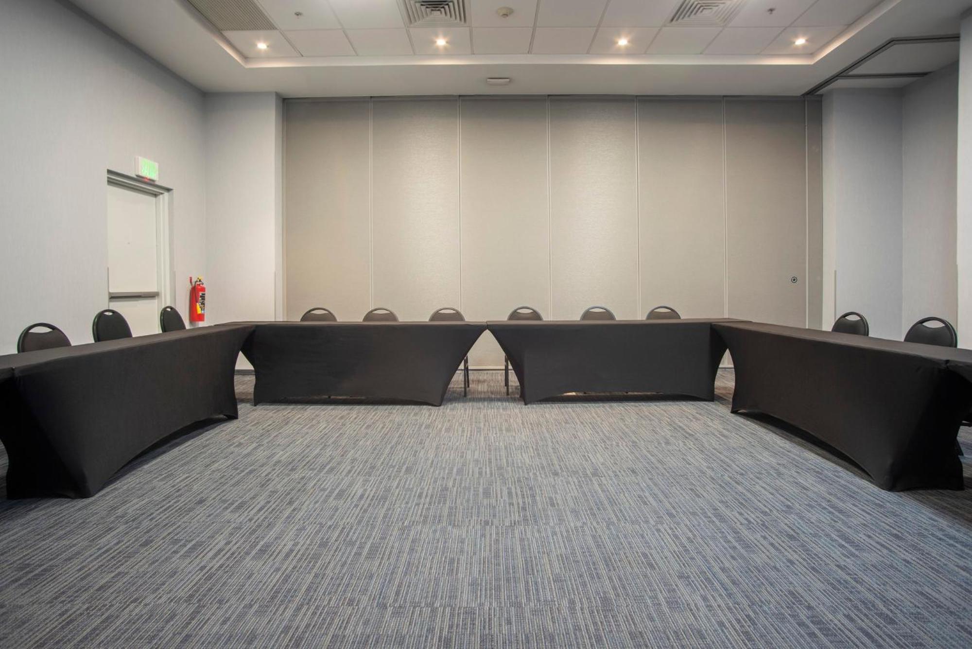 Holiday Inn Express Guadalajara Iteso By Ihg Zapopan Luaran gambar