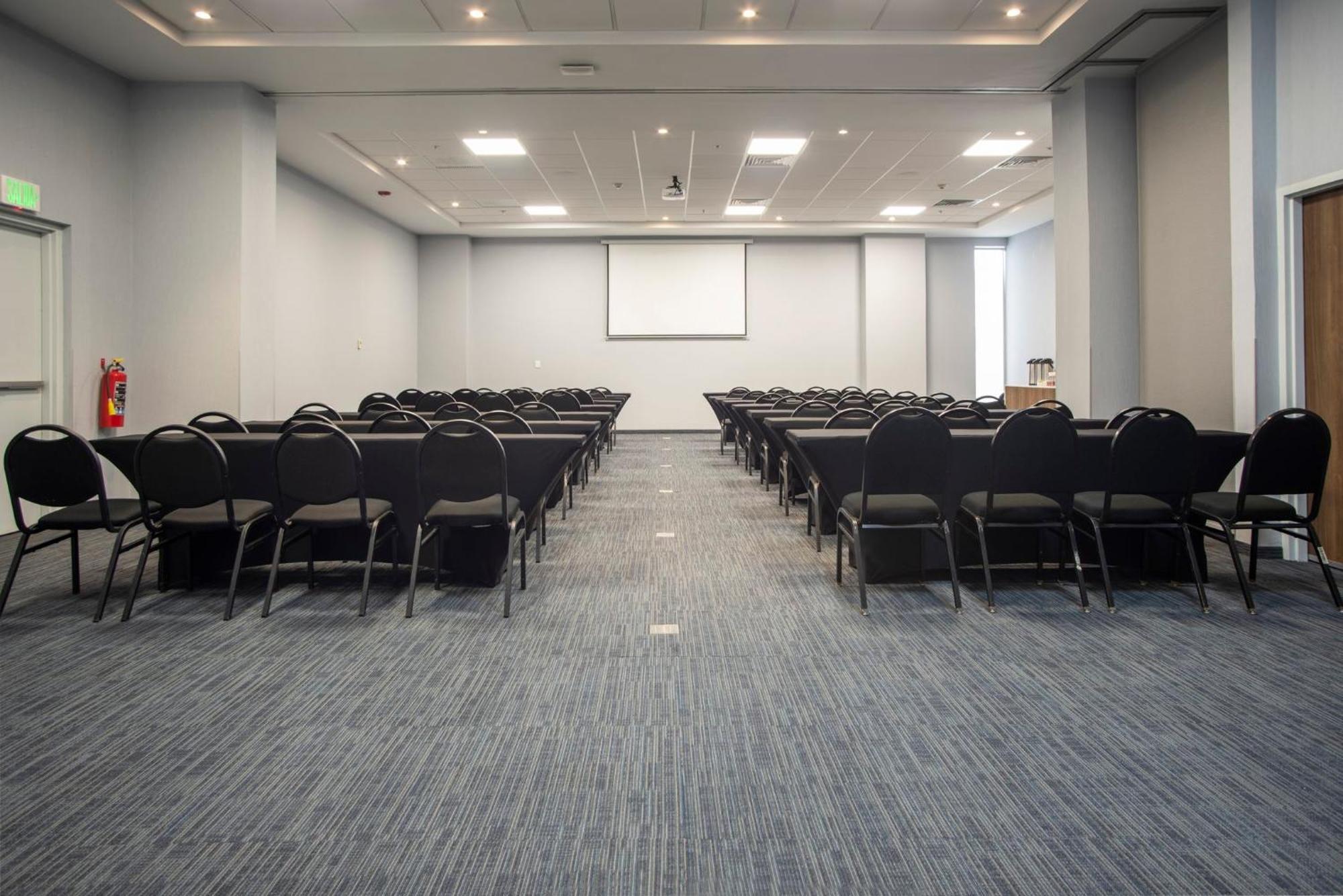 Holiday Inn Express Guadalajara Iteso By Ihg Zapopan Luaran gambar