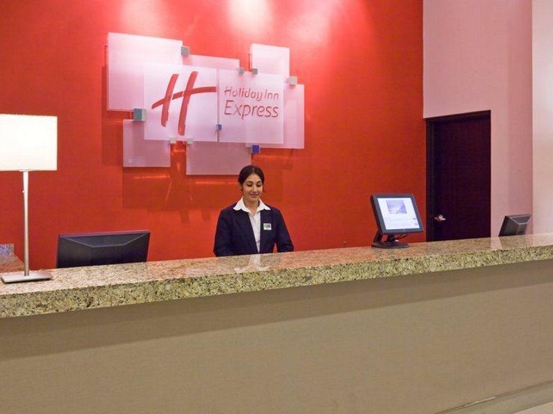 Holiday Inn Express Guadalajara Iteso By Ihg Zapopan Dalaman gambar